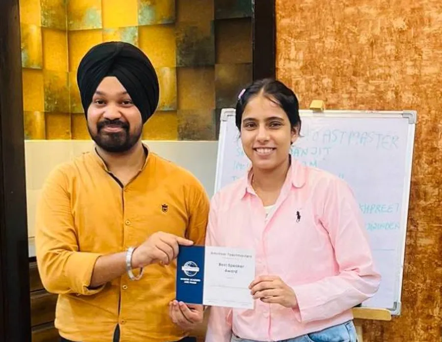 A member receiving the best speaker award